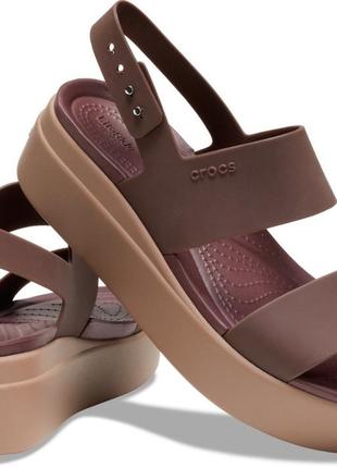 Sale!crocs brooklyn low wedge босоножки женские, оригинал.1 фото