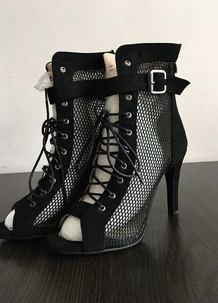 Взуття для танців high heels. висота підбору 9 см.