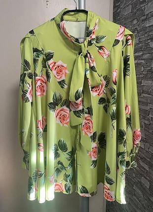 Яркая праздничная блуза