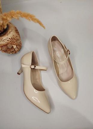 Босоножки женские 35.36.37.38.39.40 цвет бежевый  чорный, красный2 фото