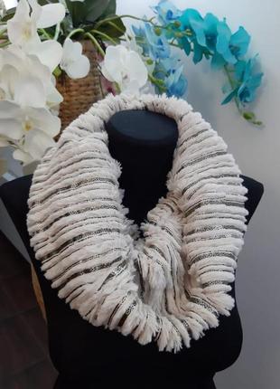 Меховый снуд с золотыми вставками италия