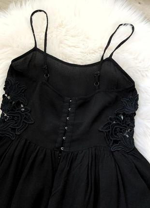 Красивое черное платье с кружевом на тонких бретельках 1+1=38 фото