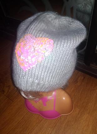 Продам шапочку очень теплую и мягенькую.