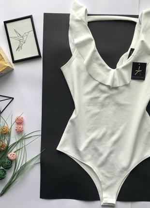 Шикарный базовый белый  боди с рюшами atmosphere