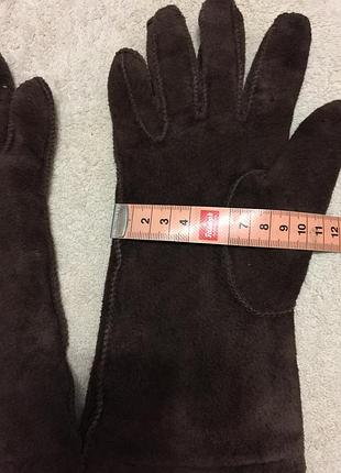 Замшевые коричневые перчатки2 фото