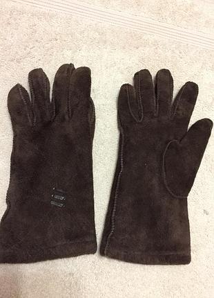 Замшевые коричневые перчатки3 фото