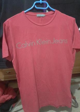 Продам футболу calvin klein