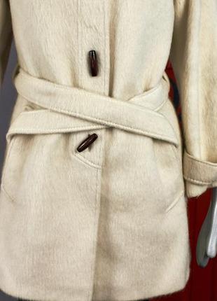 Біле, молочне вовняне жіноче пальто із вовни лами (альпака)8 фото