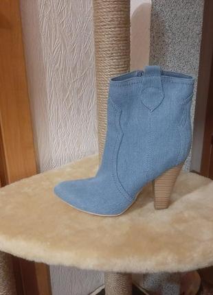 Чобітки джинсові 37 розмір