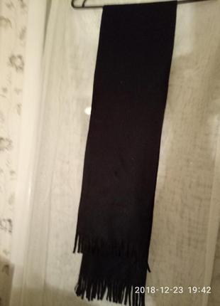 Yves rocher. элегантный актуальный шарф глубокого черного цвета