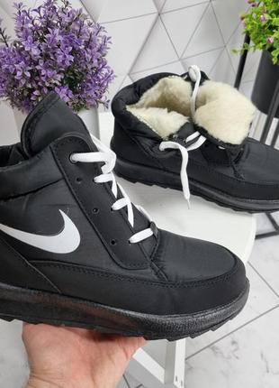 Дутики ботинки зимние найк черные на меху на черной подошве3 фото