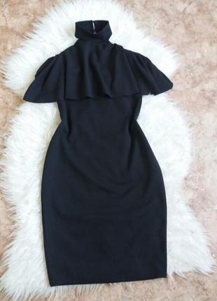 Чорна сукня з воланом1 фото