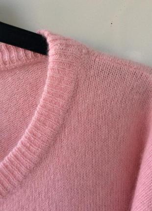 Кашемировый свитер розовый с надписью из паеток2 фото