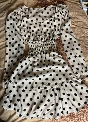 Сукня в горошок