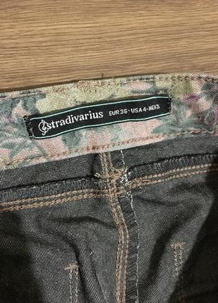 Фирменные джинсы стрейч,штаны в цветочный принт!!4 фото