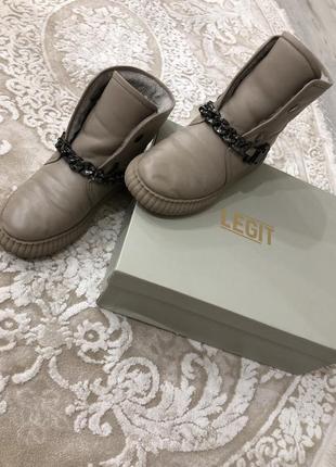 Женские угги legit 39 р