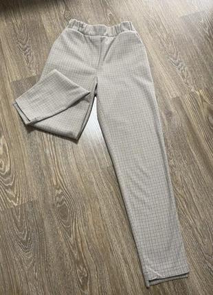 Теплые, мягкие брюки на резинке4 фото