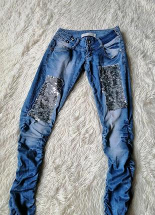 Стрейчевые джинсы с пайетками джинси з паєтками3 фото