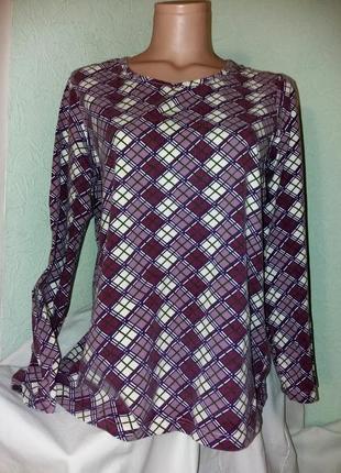 Красивый лонгслив с геометрическим принтом,46-54разм.,пог56-62см..