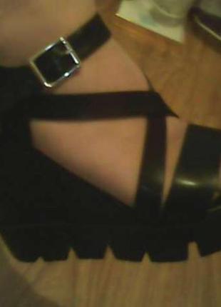 Босоніжки жіночі