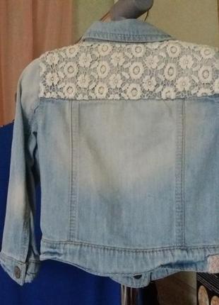 Супер стильная джинсовая куртка next c красивым шитьем и вышивкой3 фото