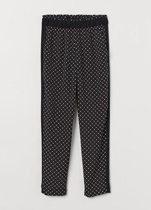 Чорні легкі брюки з принтом h&m7 фото
