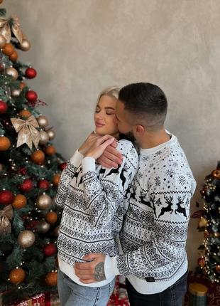 Зимовий светр з оленями білий парний комплект для двох, светр з оленям для пари чоловічий жіночий3 фото