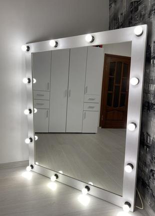 Дзеркало з лампочками, гримерне дзеркало