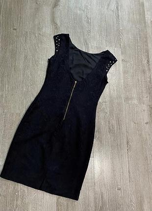Чорне міні плаття з відкритою спинкою і золотим замочком,zara