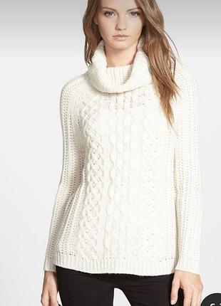 Белый свитер