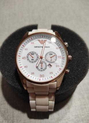 Стильные кварцевые часы emporio armani