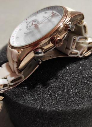 Стильные кварцевые часы emporio armani