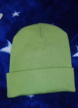 Шапка яркая