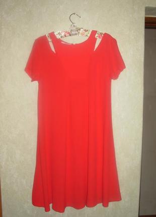 Червоне італійське сукню.