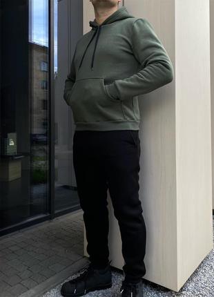 Чоловічий спортивний костюм на флісі чорно-зелений2 фото