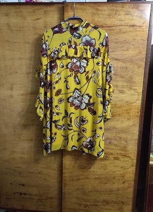 Фирменное платье размер м