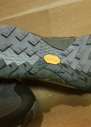 Женские зимние кроссовки merrell2 фото