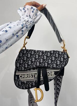 Женская сумочка в стиле dior