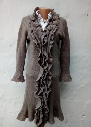 Гарний теплий в'язаний шерстяний,махер кардиган капучіно з рюшами.