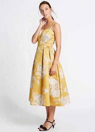 Нарядное, золотое в цветочный принт платье миди marks & spencer