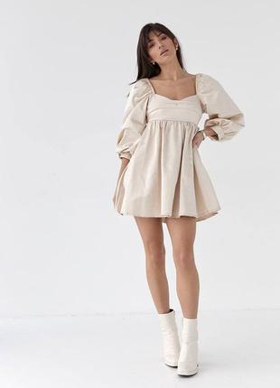 Атласное платье-мини с пышной юбкой и с открытой спиной10 фото