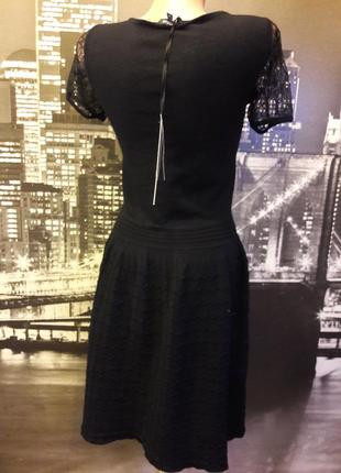 Черное трикотажное платье с дорогим кружевом5 фото