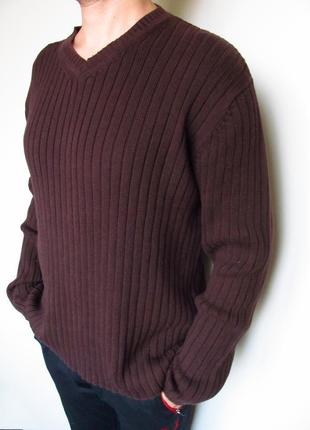 Класний чоловічий светр у рубчик