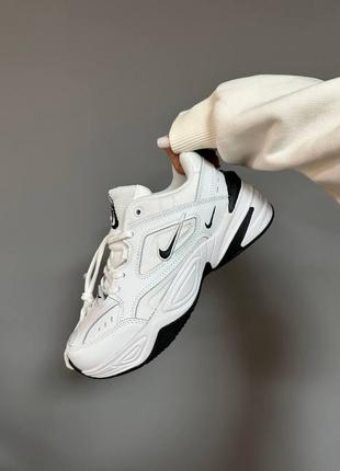 Жіночі шкіряні кросівки nike m2k tekno white/black
. колір білий з чорним