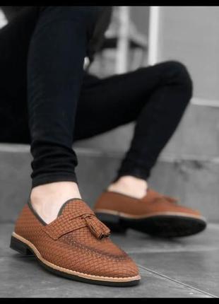 Туфли кожаные мужские. мужские кожаные лоферы коричневые1 фото
