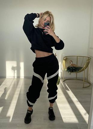 Жіночий костюм