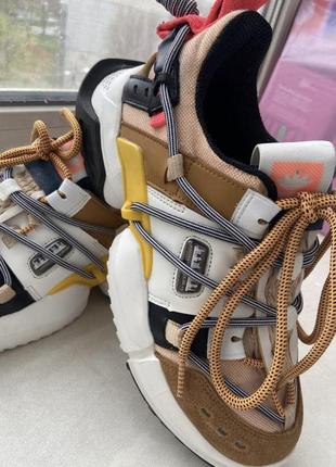 Кроссовки 37 размер , на высокой подошве, мягкие и удобные