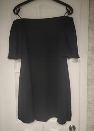 Маленькле черное платье river island