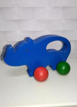 Деревянная каталка для малышей