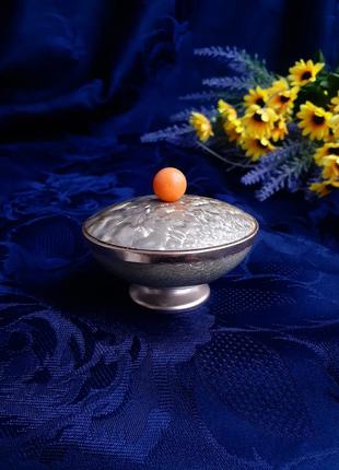Шкатулка пудреница советская бонбоньерка на ножке металлическая шлифованная...